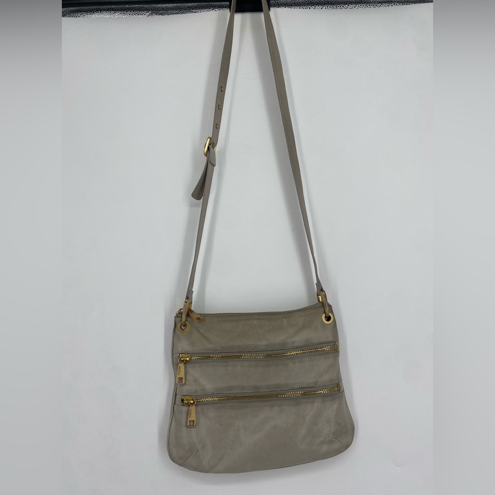 Hobo International Everly Crossbody Cloudy Gray Purse Bag Zippers Pockets